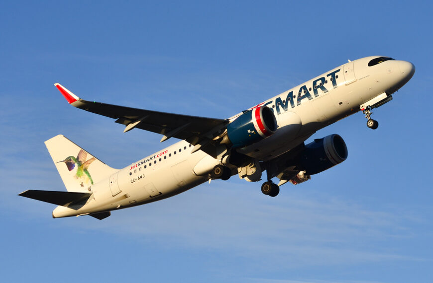 Migraciones embarga cuentas de JetSmart por 42 infracciones migratorias