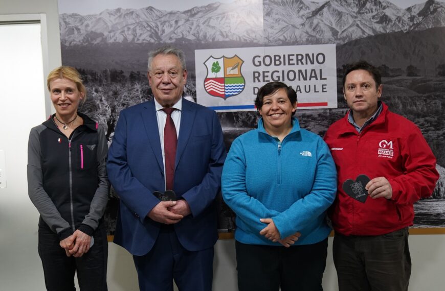 Autoridades del Maule junto a evaluadoras de UNESCO tras finalizar la inspección al Geoparque Aspirante Pillanmapu.