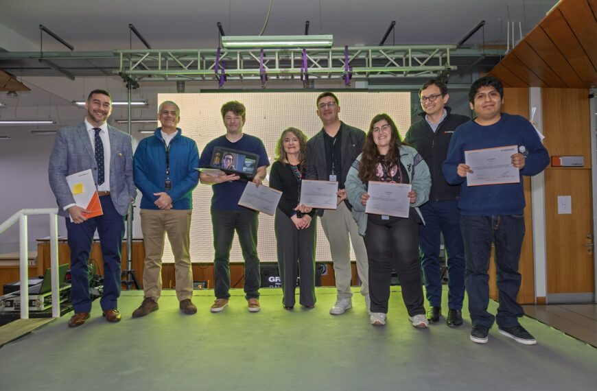 Estudiantes de ingeniería de Antofagasta reciben reconocimiento tras desarrollar soluciones para la gestión del agua en relaves.