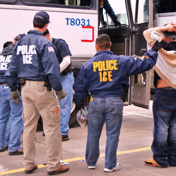 ICE marca récord de detenciones bajo Trump: casi 50 mil arrestos en julio