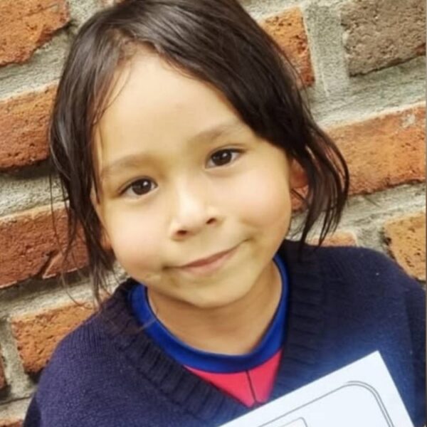 Confirman muerte de niño chileno tras colapso de colegio por terremoto en Colombia