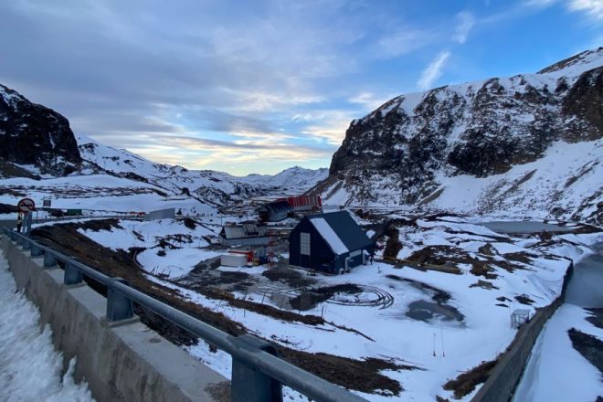 Paso Pehuenche cubierto de nieve mientras se reabre el debate sobre su uso como corredor internacional.