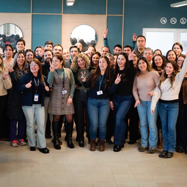 Asistentes de equipos municipales en la actividad de la seremi de salud.