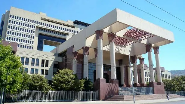 Dependencias del congreso nacional en el contexto de la investigación por eventuales irregularidades en licitaciones del Programa de Alimentación Escolar.