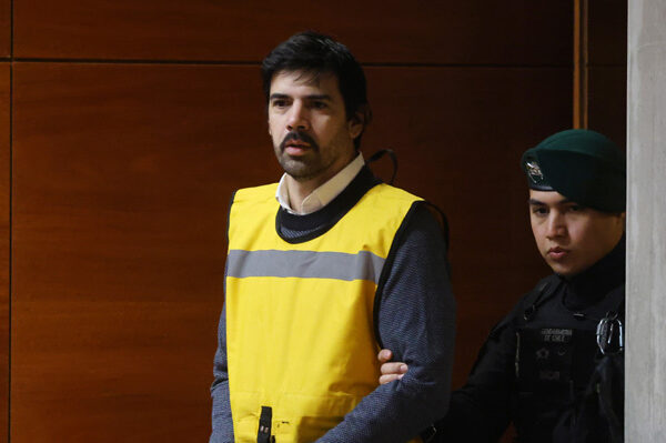Lavín León deja la cárcel: Corte revoca prisión preventiva y decreta arresto domiciliario total