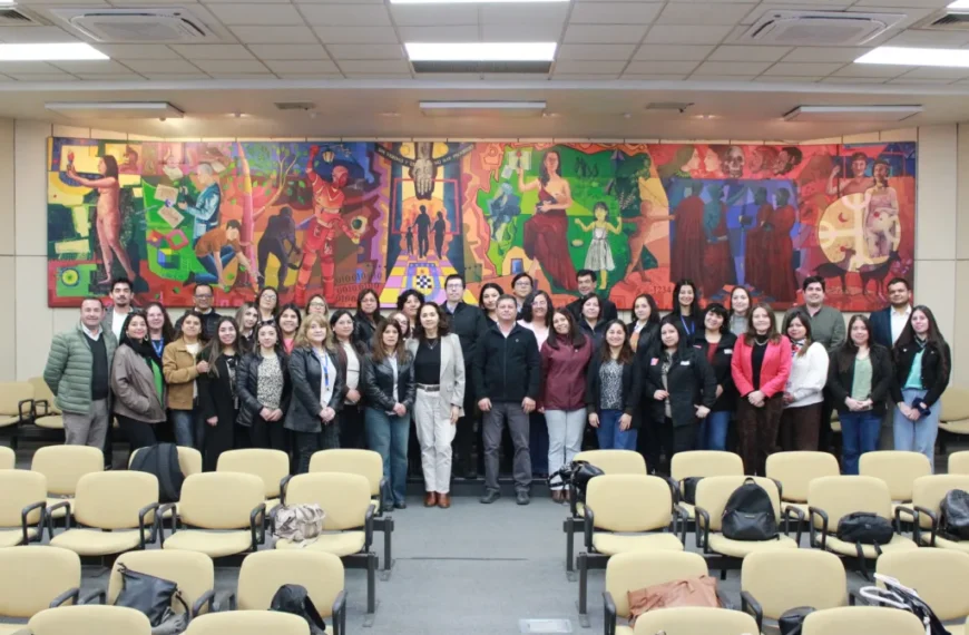 Profesionales de FOSIS suman nuevas herramientas para apoyar a familias que quieren emprender