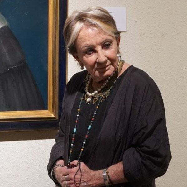 Carmen Aldunate deja en silencio los rostros que marcaron seis décadas de arte chileno