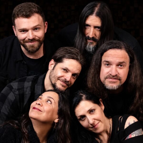 Crisálida e Hidalgo convierten una noche de rock progresivo en un asunto de familia