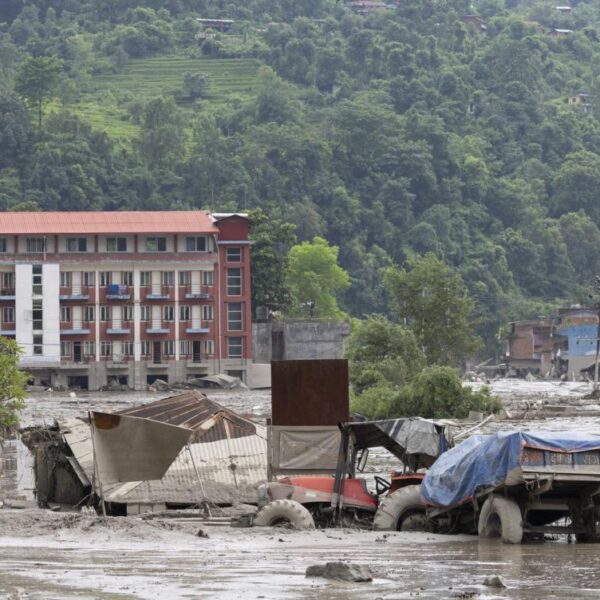 Tragedia en Nepal supera los mil muertos y miles siguen desaparecidos