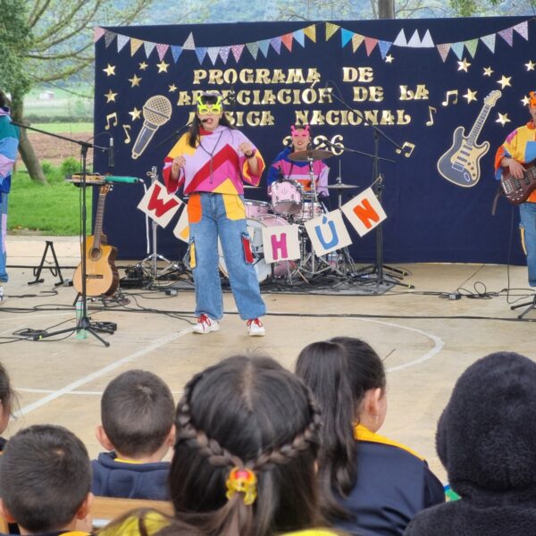 Recreos con música en vivo llevan artistas chilenos a colegios de O’Higgins