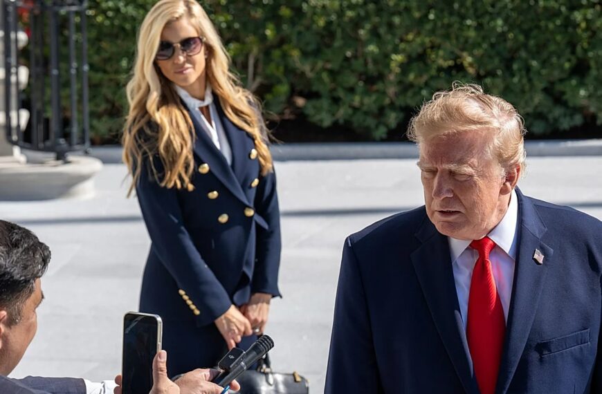 Trump despide a su vocera tras solo cinco días en la Casa Blanca y en medio de polémica por sus credenciales