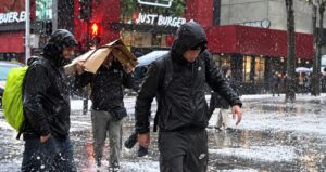 Tormenta eléctrica y granizos golpean la zona central:&hellip;